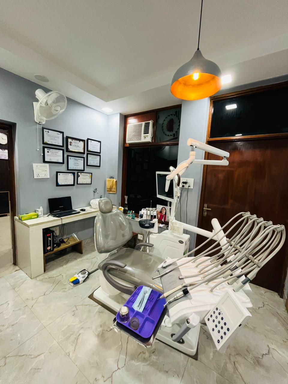 Clinic chair
